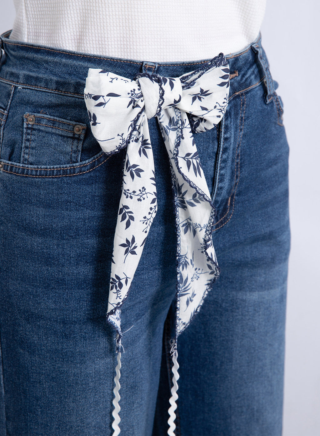 Jeans for Women Wide Leg Denim Stretch Pants with Scarf Belt