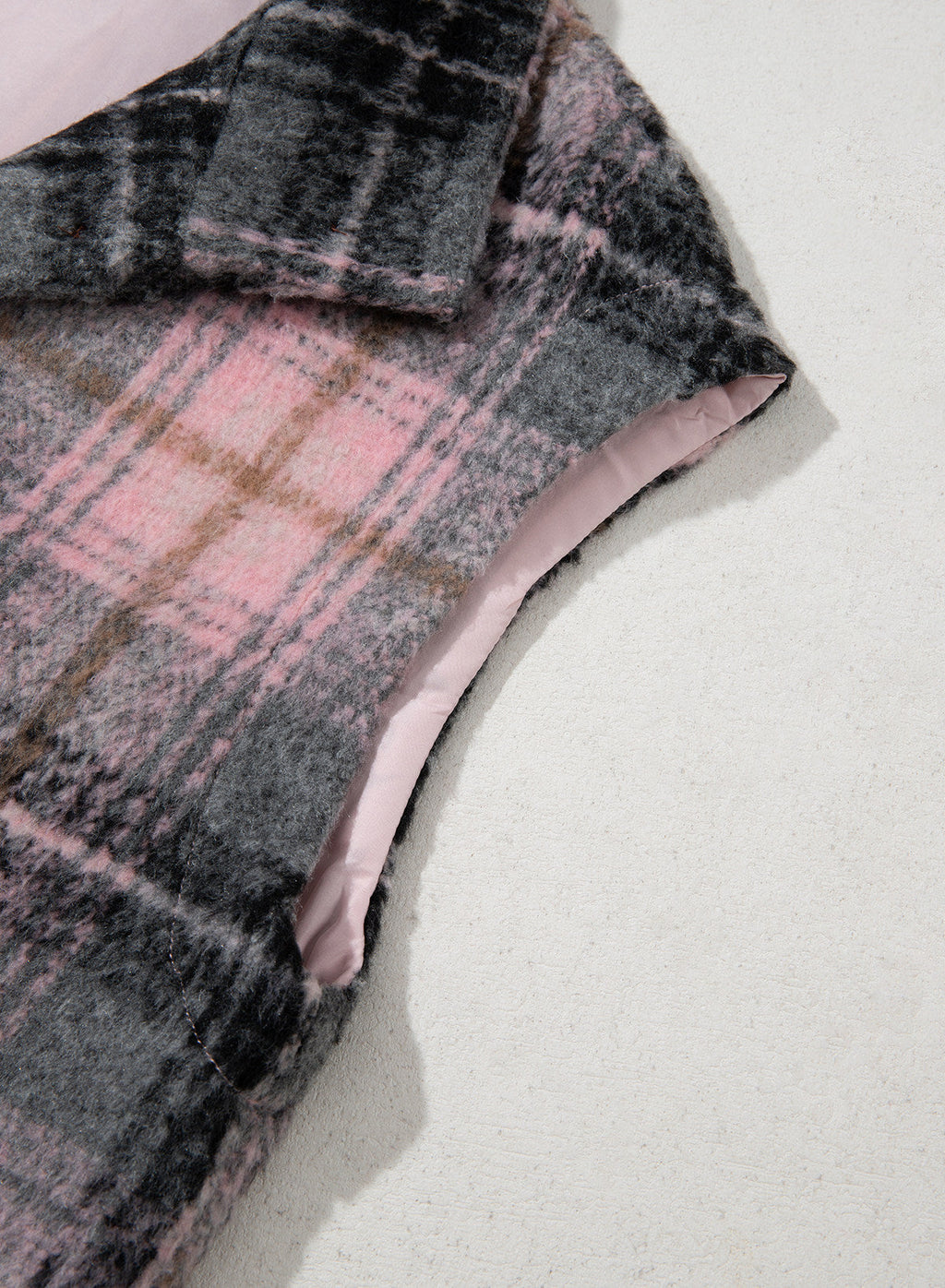 Dokotoo Oversized Plaid Vest Tops for Women Fleece Cap Sleeve Coats